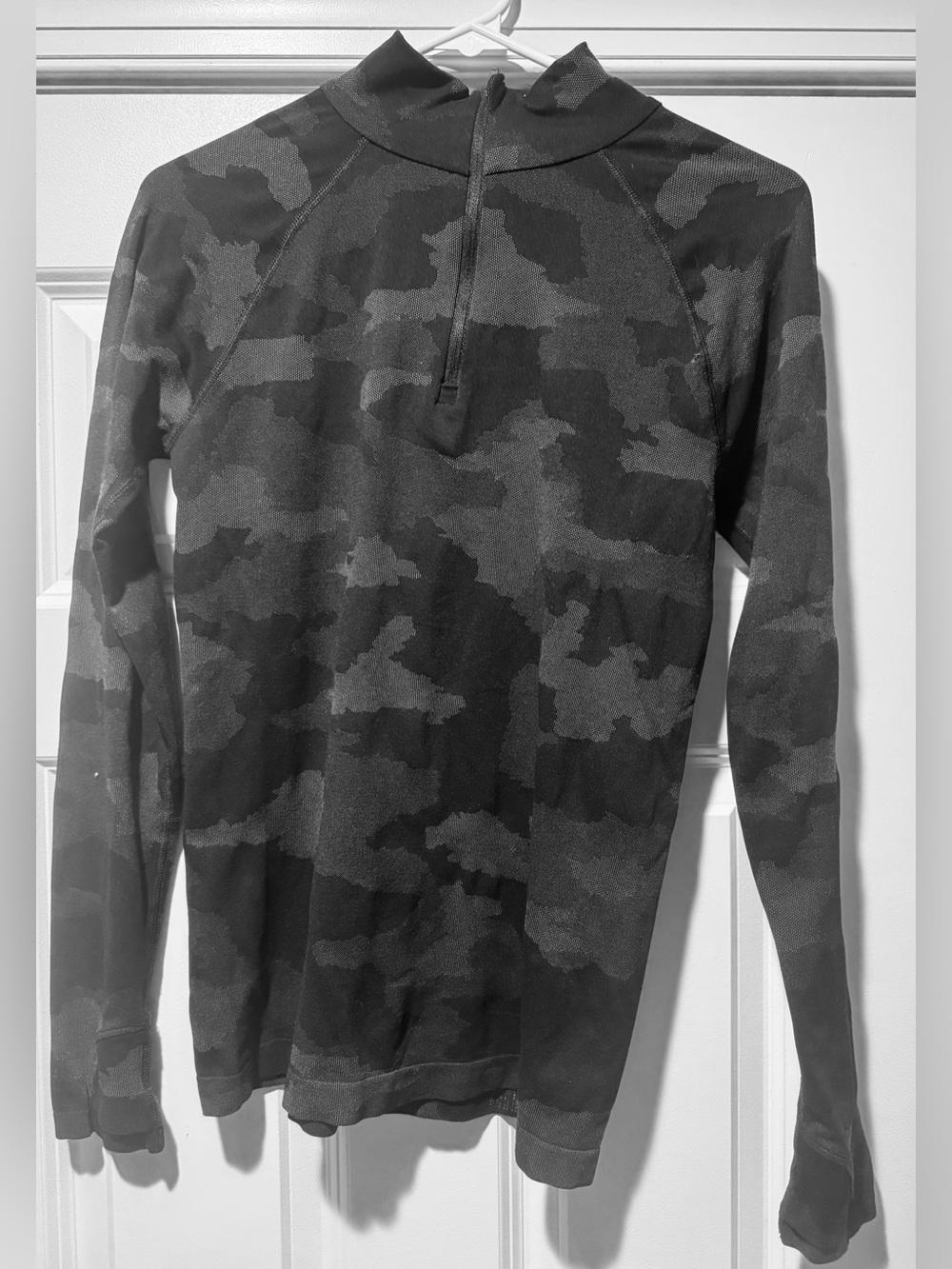 Athleta Black/Gray Camo Momentum 1/2 Zip Pullover